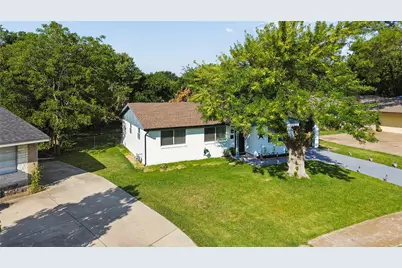 2818 Lowell Drive, Irving, TX 75062 - Photo 31