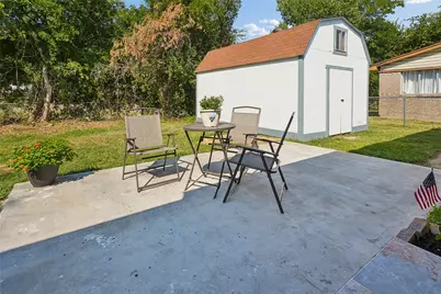 2818 Lowell Drive, Irving, TX 75062 - Photo 25