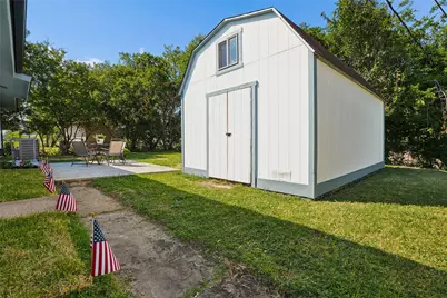 2818 Lowell Drive, Irving, TX 75062 - Photo 27