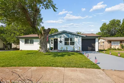 2818 Lowell Drive, Irving, TX 75062 - Photo 3