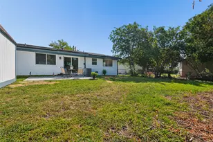 2818 Lowell Dr, Irving, TX 75062 - Photo 25