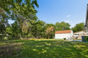 2818 Lowell Dr, Irving, TX 75062 - Photo 27