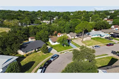 2818 Lowell Drive, Irving, TX 75062 - Photo 35