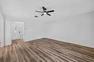 312 E Miller St, Burleson, TX 76028 - Photo 11