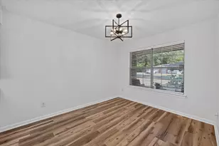 312 E Miller St, Burleson, TX 76028 - Photo 17