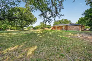 312 E Miller St, Burleson, TX 76028 - Photo 33