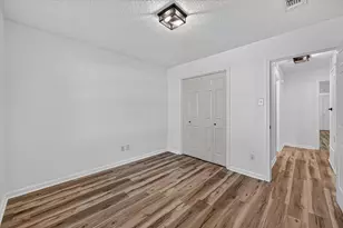 312 E Miller St, Burleson, TX 76028 - Photo 27