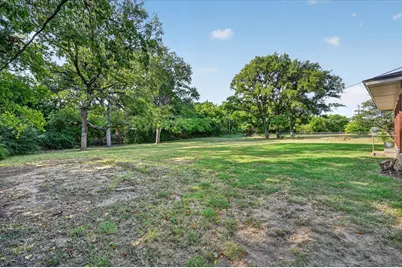 312 E Miller Street, Burleson, TX 76028 - Photo 37