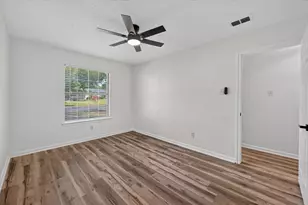 312 E Miller St, Burleson, TX 76028 - Photo 29