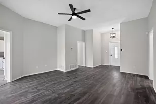 6057 Hillglen Dr, Watauga, TX 76148 - Photo 11