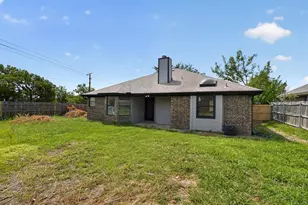 6057 Hillglen Dr, Watauga, TX 76148 - Photo 3