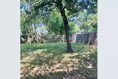 902 Crestview Drive, Sherman, TX 75092 - Photo 5