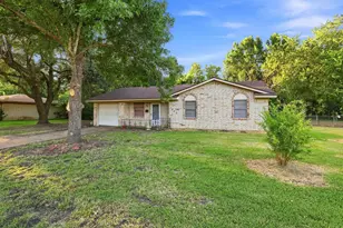1008 Yeager St, Honey Grove, TX 75446 - Photo 3