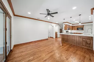 13407 Hedgeapple Dr, Dallas, TX 75243 - Photo 11