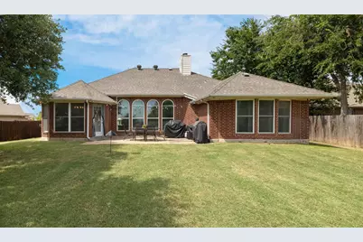 301 Carriage Lane, Saginaw, TX 76179 - Photo 33