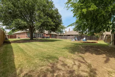 301 Carriage Lane, Saginaw, TX 76179 - Photo 37