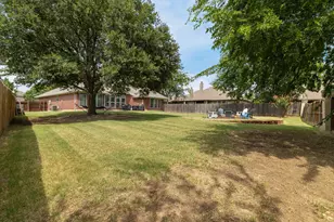 301 Carriage Ln, Saginaw, TX 76179 - Photo 37