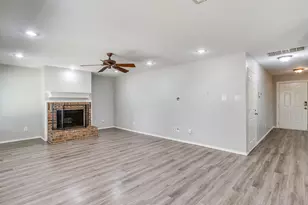 2875 Grandview Dr, Grand Prairie, TX 75052 - Photo 5