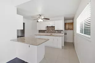 3709 Yaupon Dr, Grand Prairie, TX 75052 - Photo 13