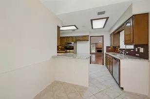 4043 Morman Ln, Addison, TX 75001 - Photo 13