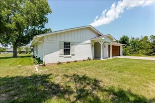 104 Pontiac Dr, Lake Kiowa, TX 76240 - Photo 1