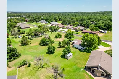 104 Pontiac Drive, Lake Kiowa, TX 76240 - Photo 33