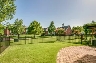 1041 Colonial Dr, Coppell, TX 75019 - Photo 25