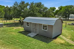 100 Shady Oaks Dr, Mineral Wells, TX 76067 - Photo 33