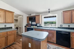 100 Shady Oaks Dr, Mineral Wells, TX 76067 - Photo 13
