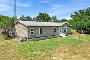 100 Shady Oaks Dr, Mineral Wells, TX 76067 - Photo 5