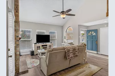 2107 Rose Cliff Lane, Carrollton, TX 75007 - Photo 5
