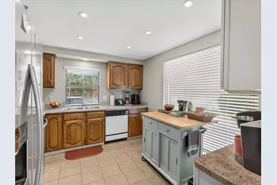 2107 Rose Cliff Lane, Carrollton, TX 75007 - Photo 9