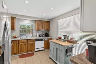 2107 Rose Cliff Ln, Carrollton, TX 75007 - Photo 9