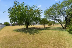 10257 E Rancho Diego Ln, Fort Worth, TX 76036 - Photo 9
