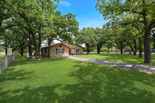 703 Robin Ln, Argyle, TX 76226 - Photo 1