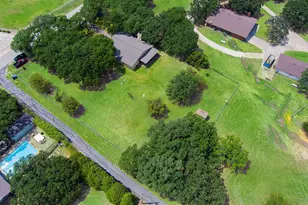 703 Robin Ln, Argyle, TX 76226 - Photo 3