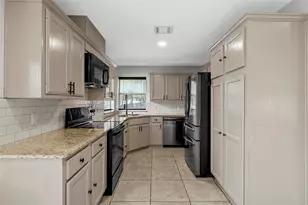 3044 Oak Ridge Rd, Crawford, TX 76638 - Photo 13