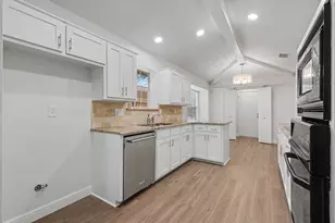 4425 Avonshire Ln, Plano, TX 75093 - Photo 15