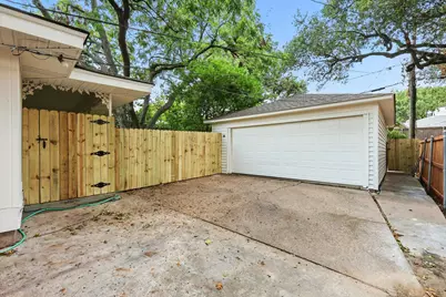 6519 Ravendale Lane, Dallas, TX 75214 - Photo 17
