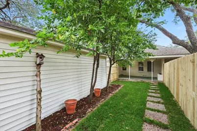 6519 Ravendale Lane, Dallas, TX 75214 - Photo 19