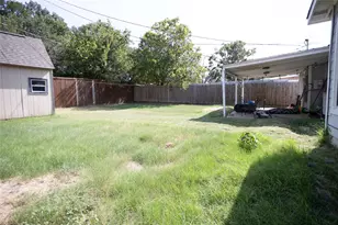 2121 San Jose, Fort Worth, TX 76112 - Photo 23