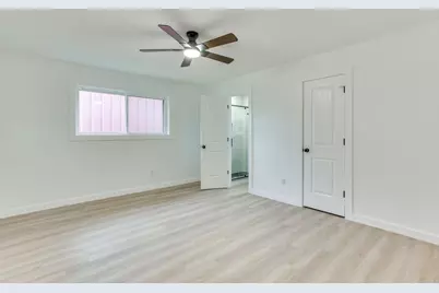 332 W Hallmark Drive, Fort Worth, TX 76134 - Photo 13