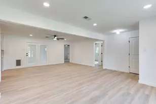 332 W Hallmark Dr, Fort Worth, TX 76134 - Photo 5