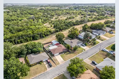 332 W Hallmark Drive, Fort Worth, TX 76134 - Photo 21