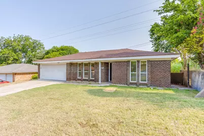 332 W Hallmark Drive, Fort Worth, TX 76134 - Photo 3