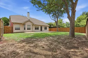 105 Dorsett Dr, Irving, TX 75063 - Photo 39