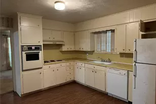 208 SW 4th St, Kerens, TX 75144 - Photo 5