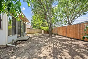 3321 Harbourtown Dr, Grand Prairie, TX 75052 - Photo 37