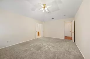 3321 Harbourtown Dr, Grand Prairie, TX 75052 - Photo 23