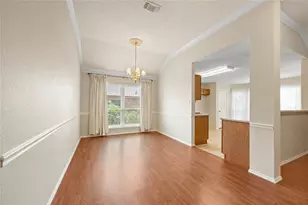 3321 Harbourtown Dr, Grand Prairie, TX 75052 - Photo 11